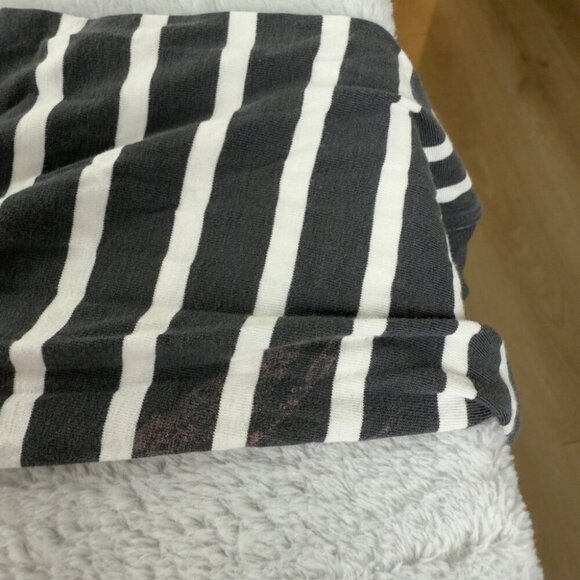 Lululemon Striped Long Sleeve T Shirt Women’s Size 2 - Picture 11 of 11